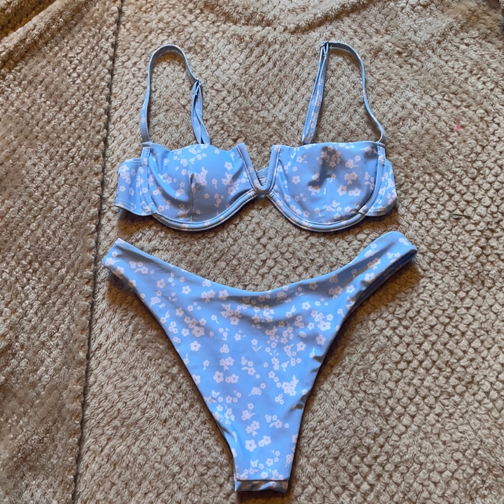 🆕 baby blue white floral design bikini